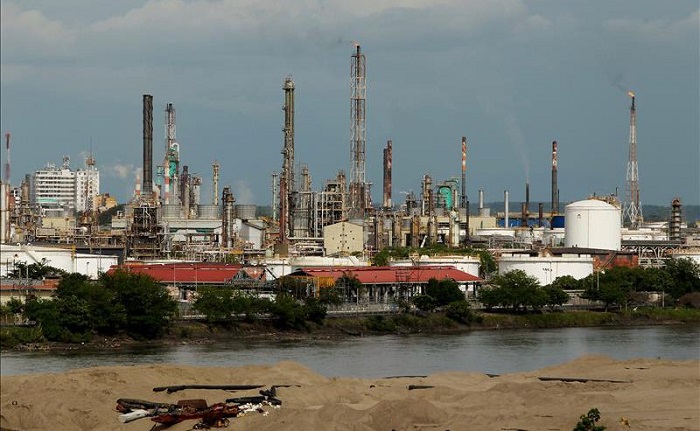 Colombia`s Ecopetrol halts No.2 pipeline after rebel attack